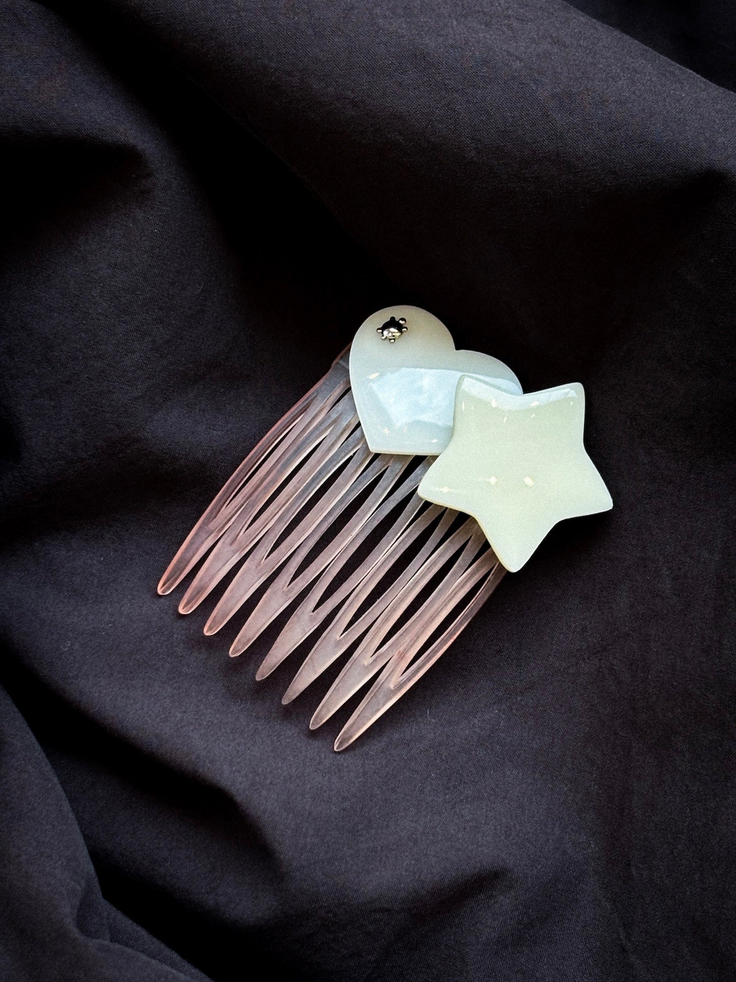 Dreamy Side Comb in Strawberry Milk