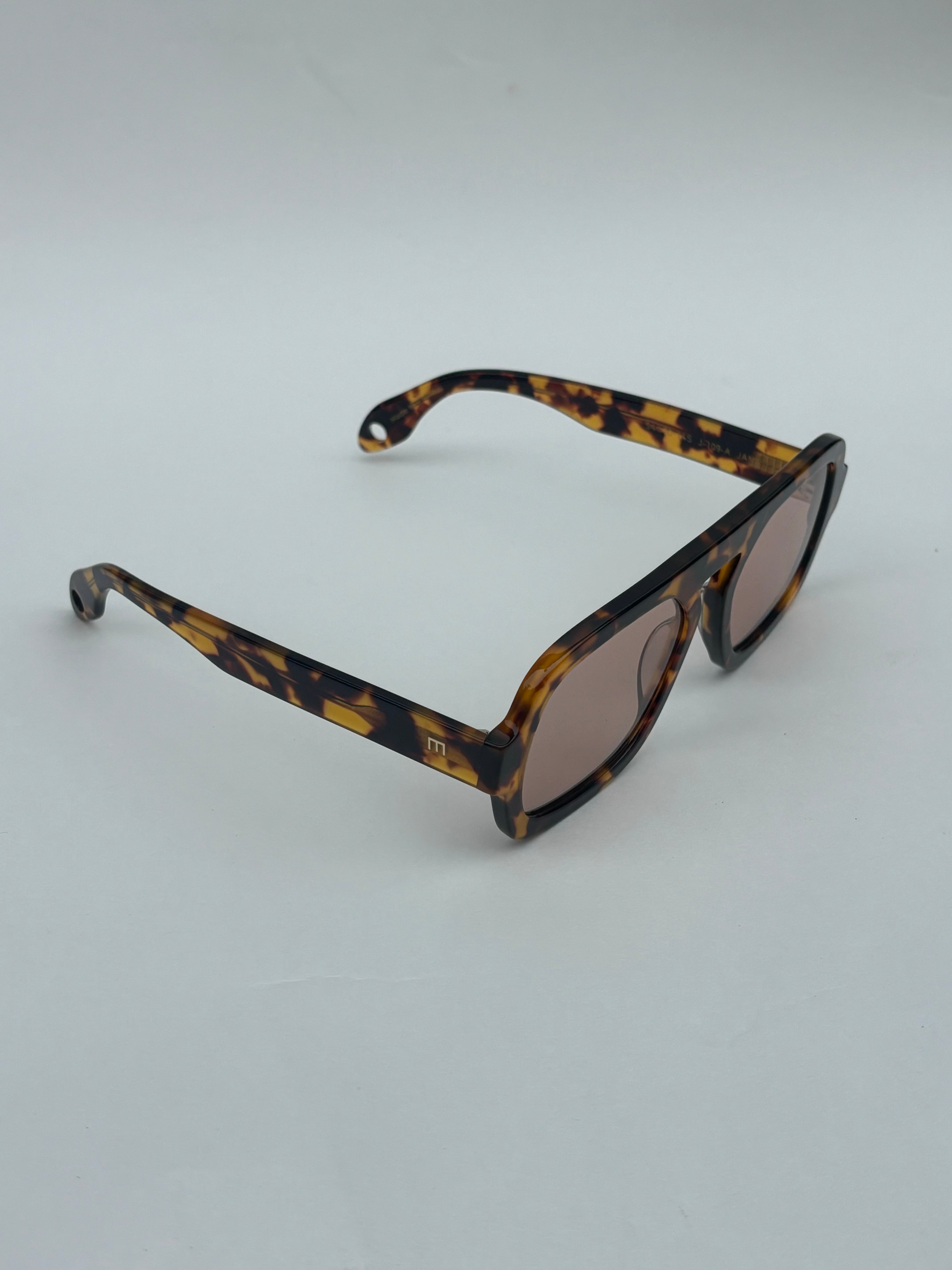 Jane in Brown Tortoise with Maroon Lens