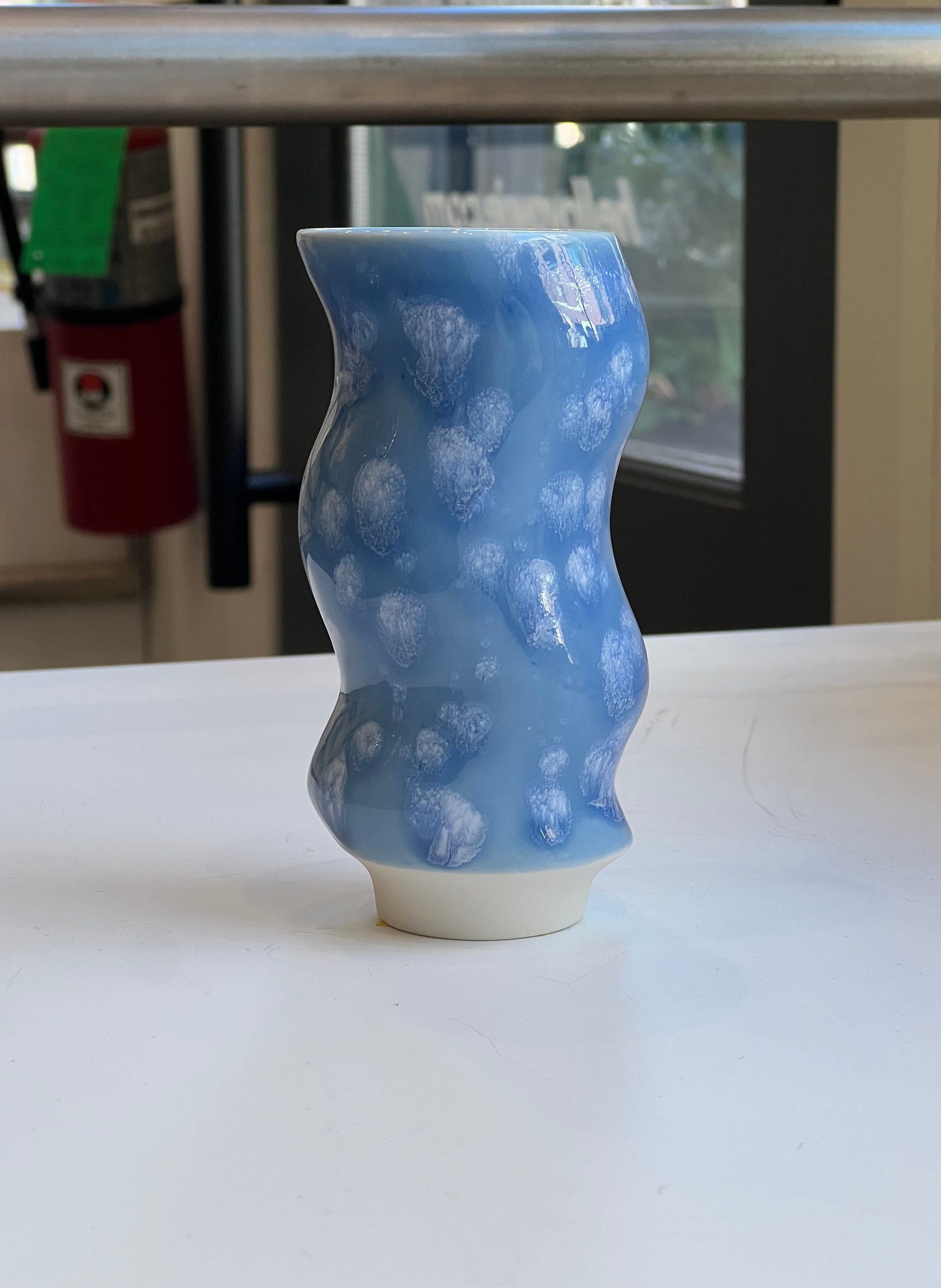 Small Hana Wave Vase