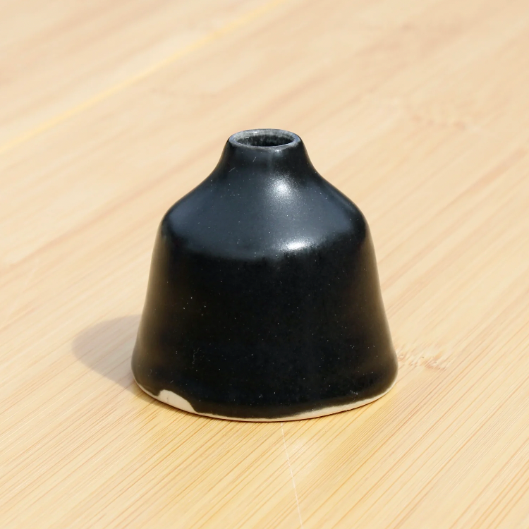 Desk Friend in Onyx by SPARNICHT