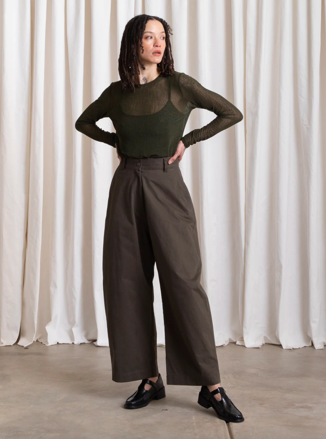 Loose Barrel Pant in Deep Moss