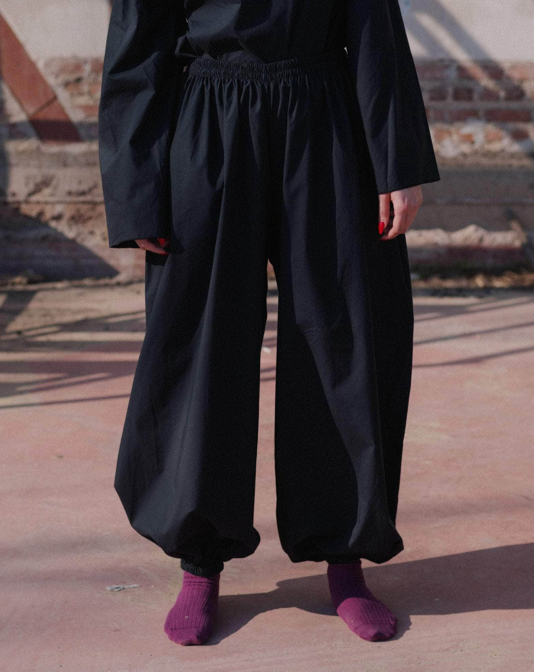 Simmon Pants in Black