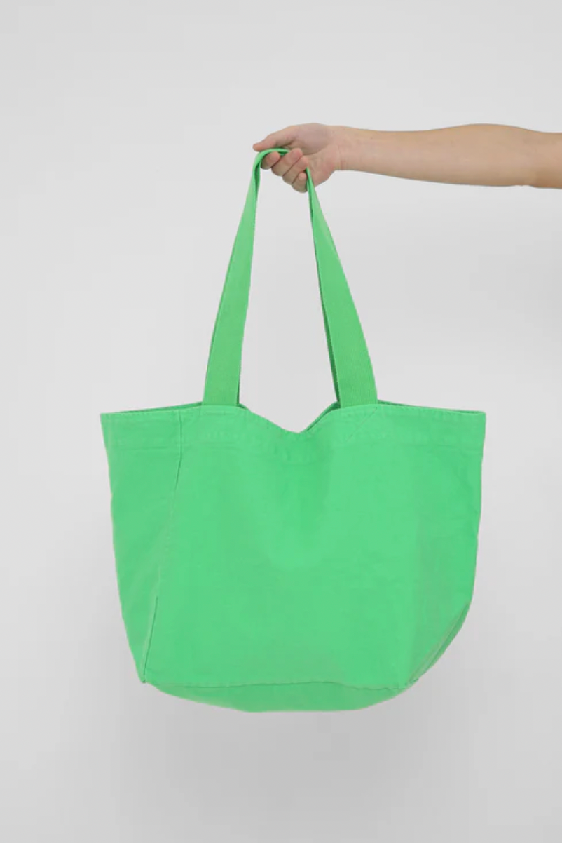 Big Tote in Nice Grass