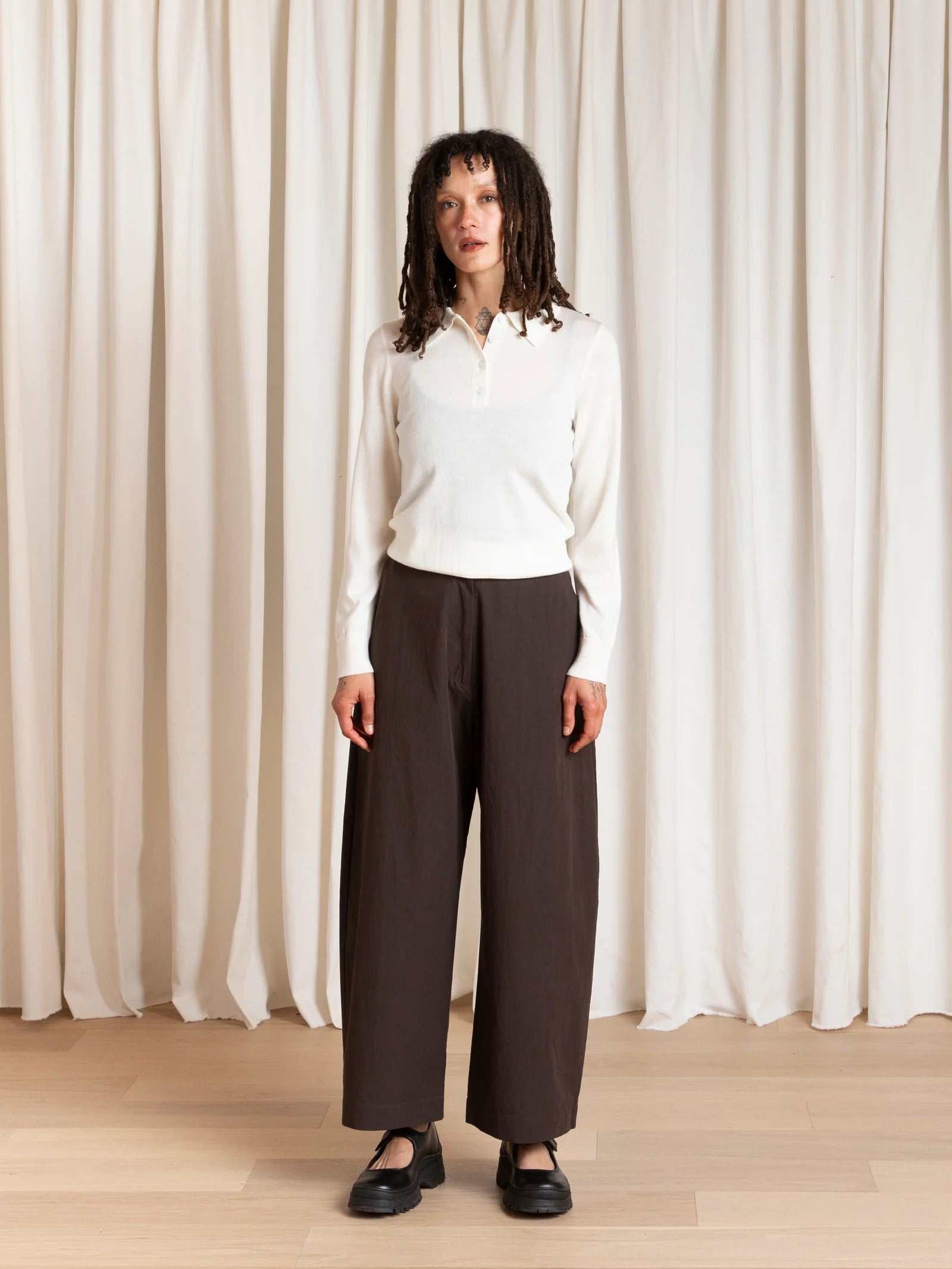 Loose Barrel Pant in Dark brown
