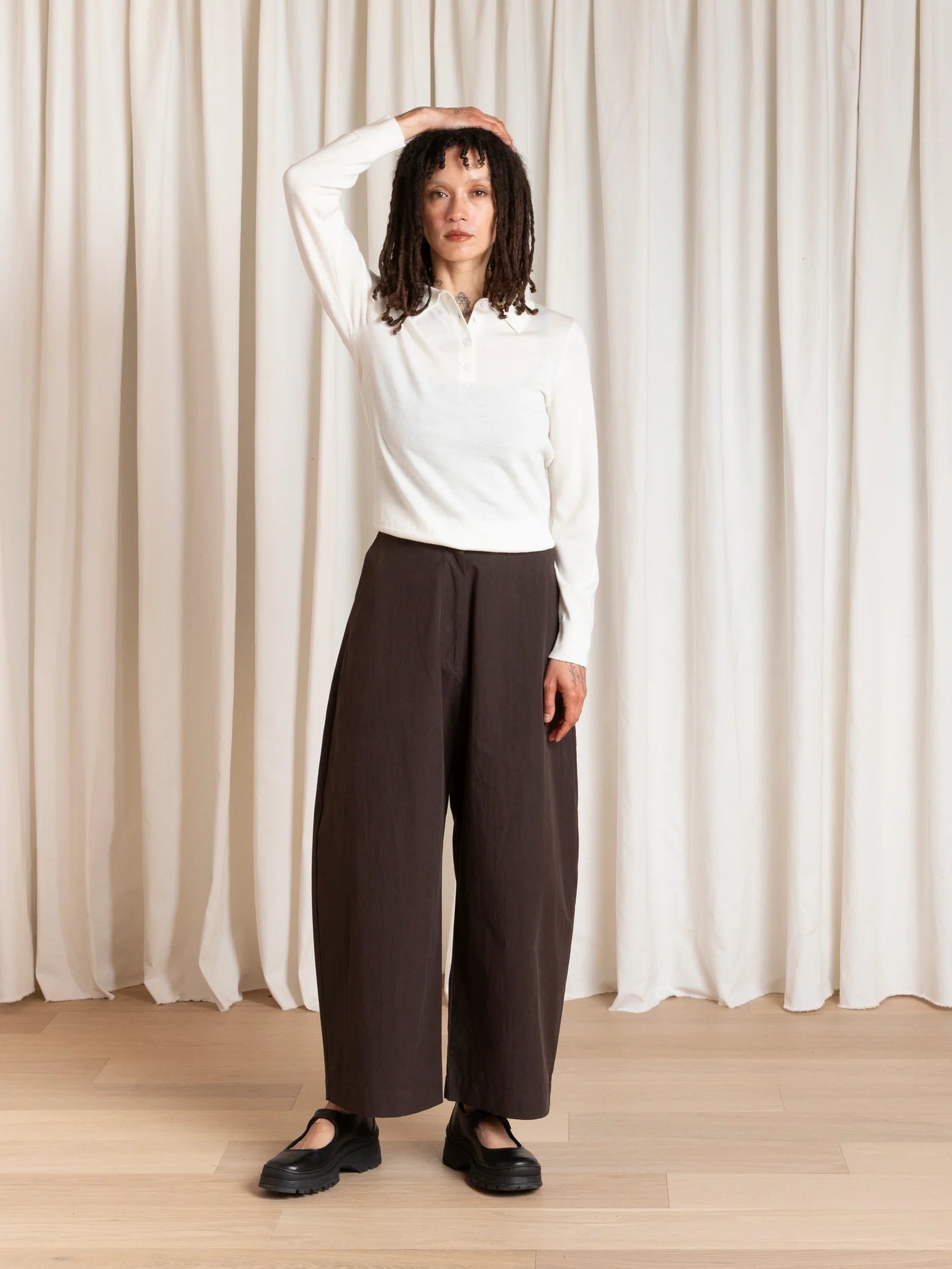 Loose Barrel Pant in Dark brown